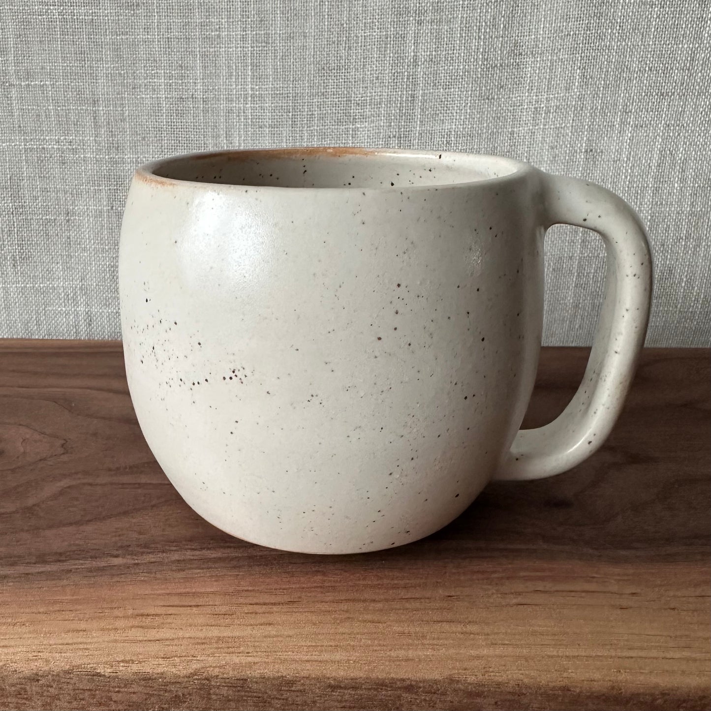 mug - Shhh...I'm reading