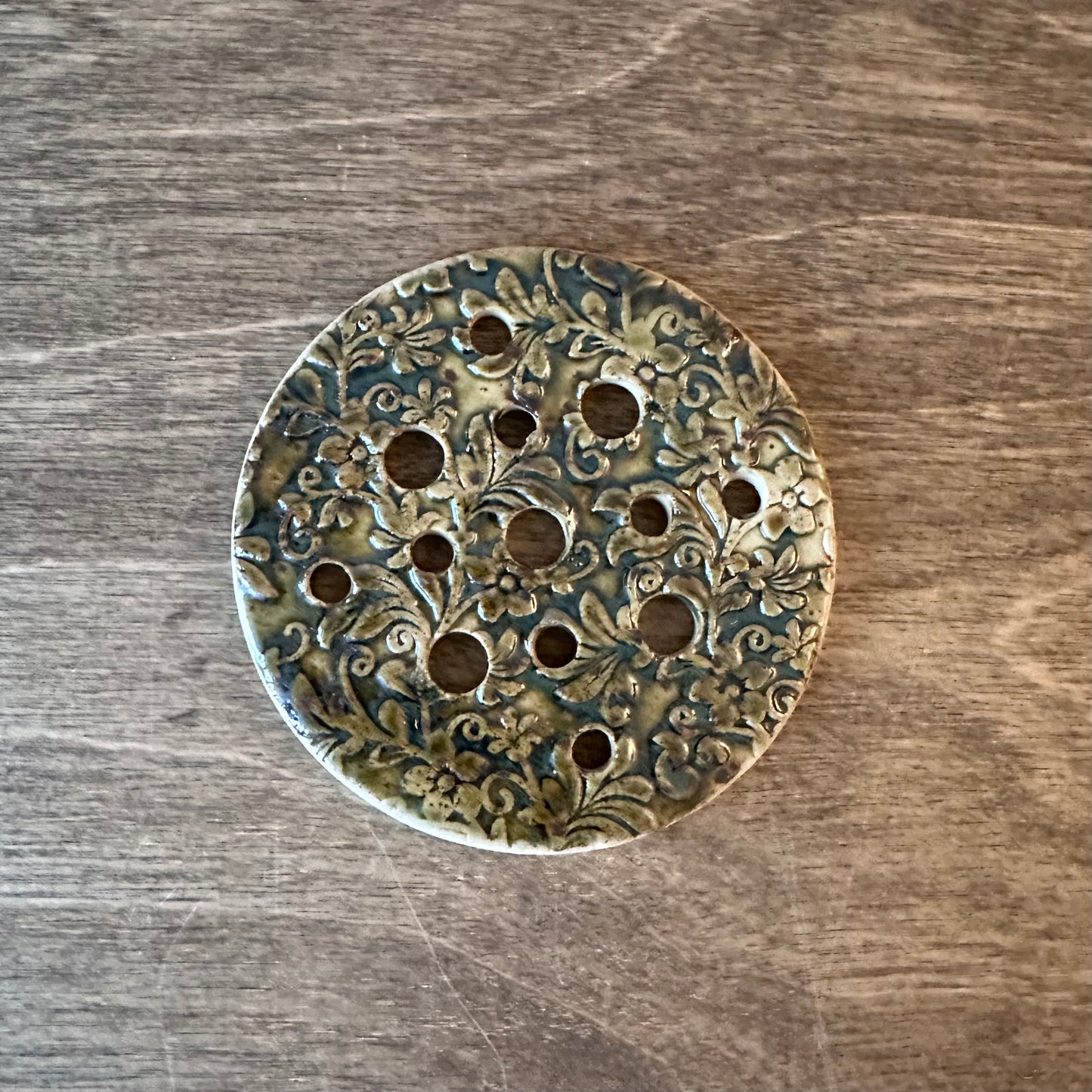 flower frog - dark green no. 1